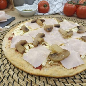 Pizza Baja en Calorias de Pechuga de Pavo con Champiñones